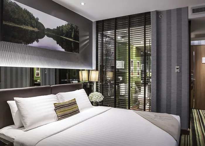 Hotel Montraj Continent Sukhumvit 5*