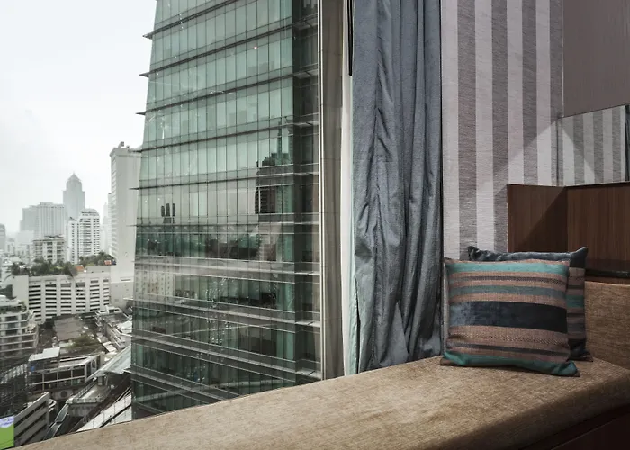 Hotel Montraj Continent Sukhumvit 5*