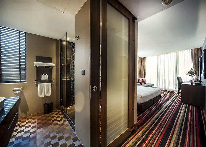 ホテル Montraj Continent Sukhumvit 5*