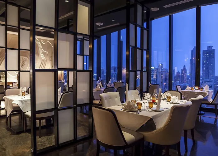 ホテル Montraj Continent Sukhumvit 5*