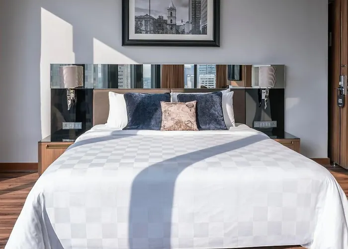 Hotel Montraj Continent Sukhumvit 5*