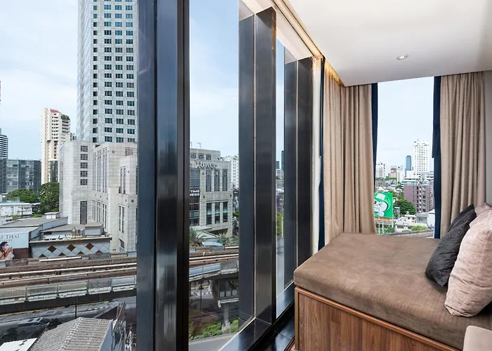 Hotel Montraj Continent Sukhumvit 5*